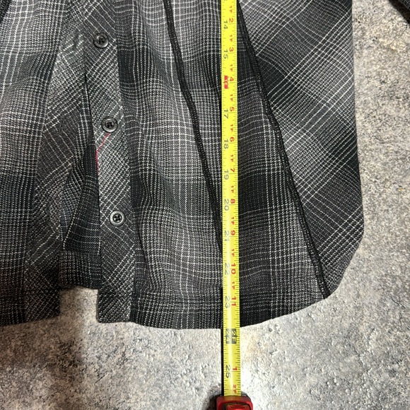 Columbia women black button up warm shirt
Size large - Picture 6 of 8